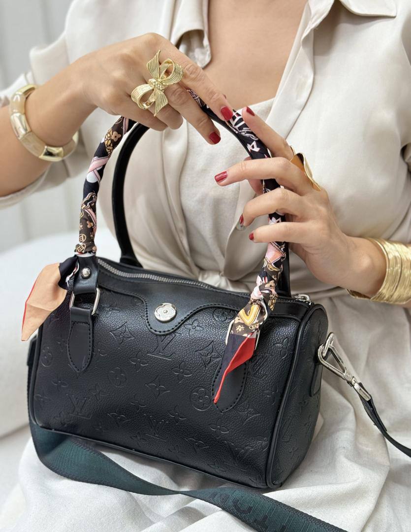 عکس صندوقی آدلاید