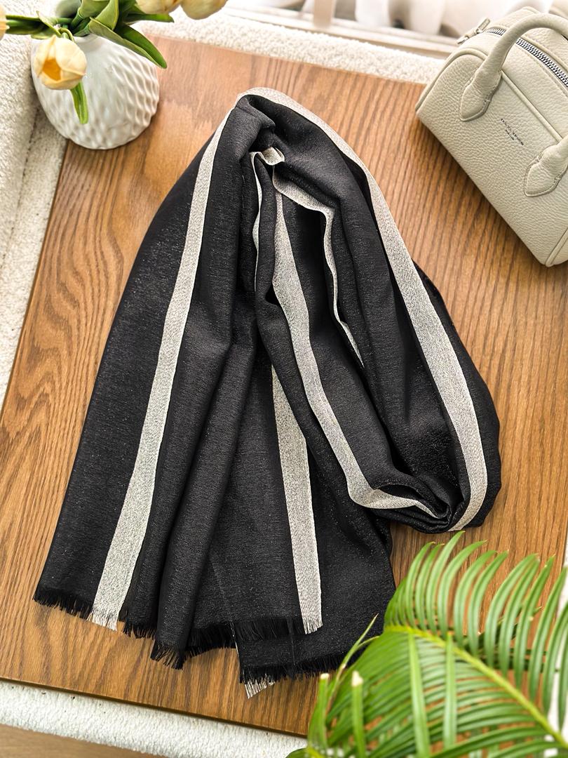 عکس شاین دور قاب