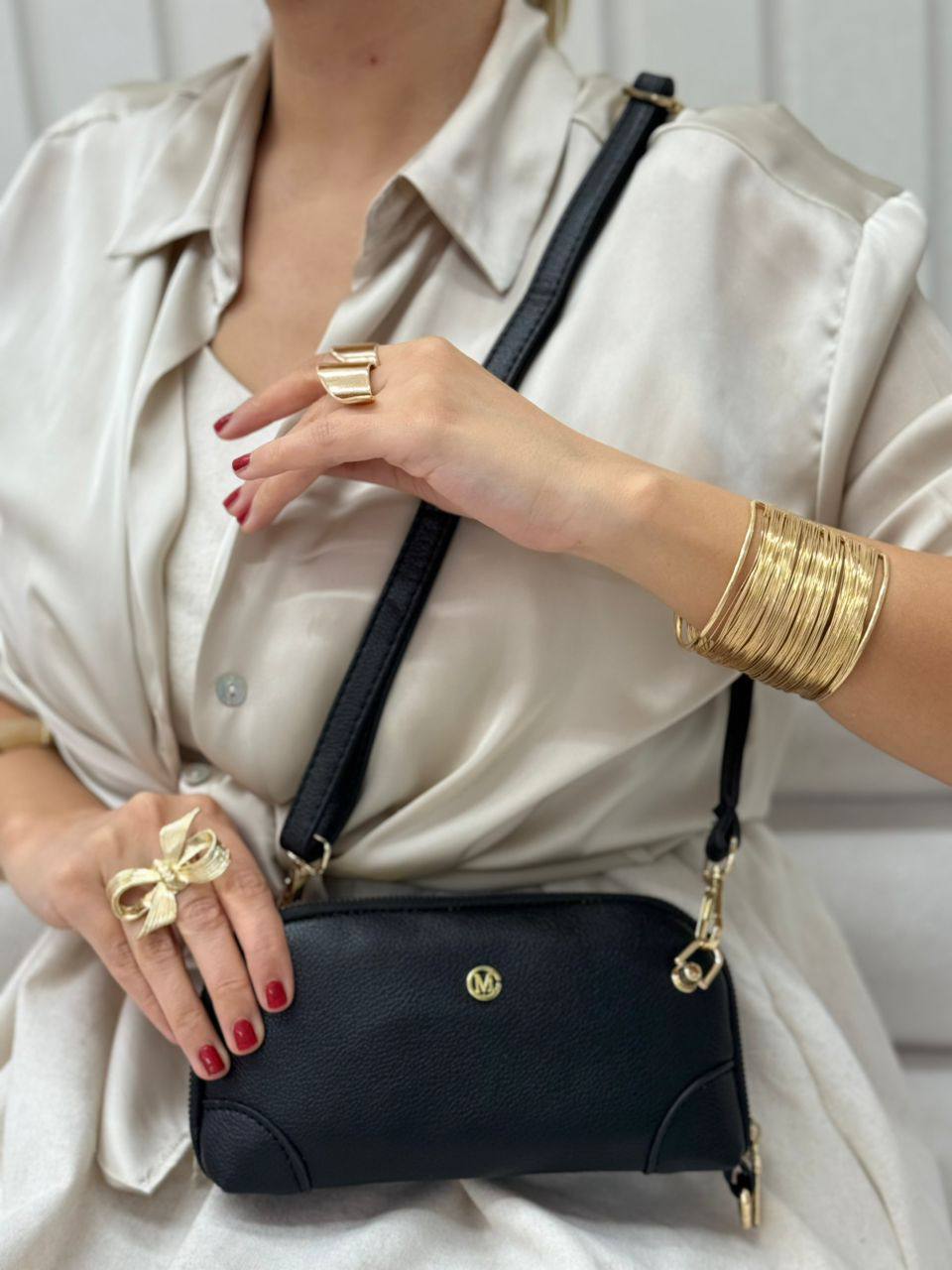 غکس دستی دوشی بوروست مشکی