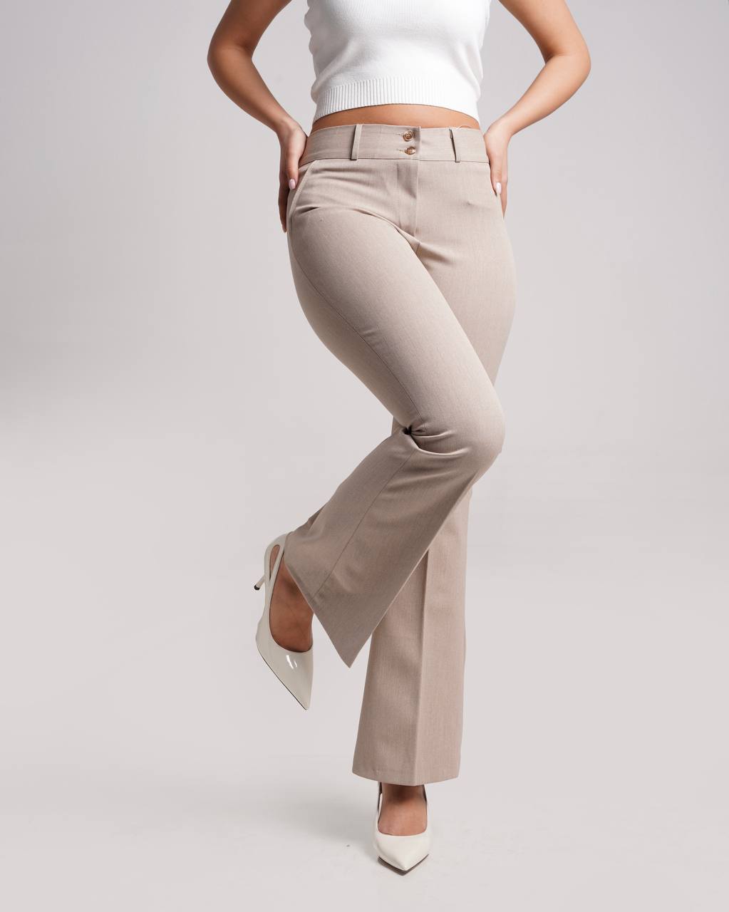 عکس شلوار گاواردین 68 کرم رگه دار