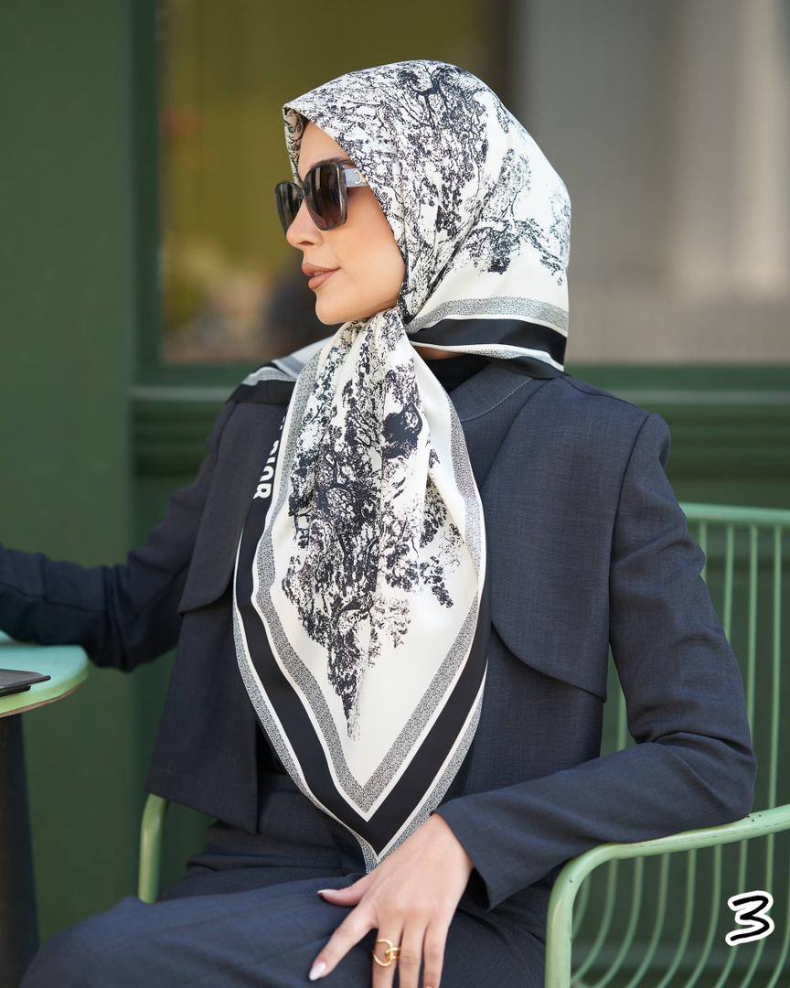 غکس روسری ساتن دیور جنگل طرح 3