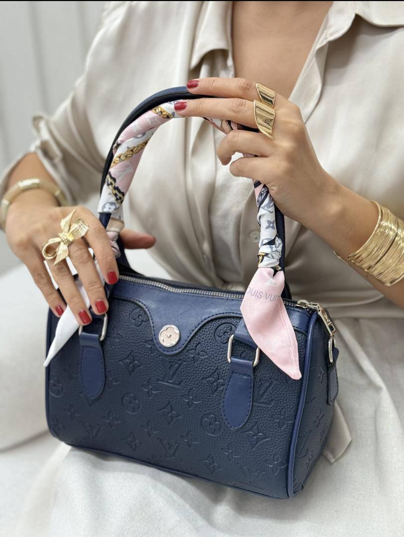 عکس صندوقی آدلاید