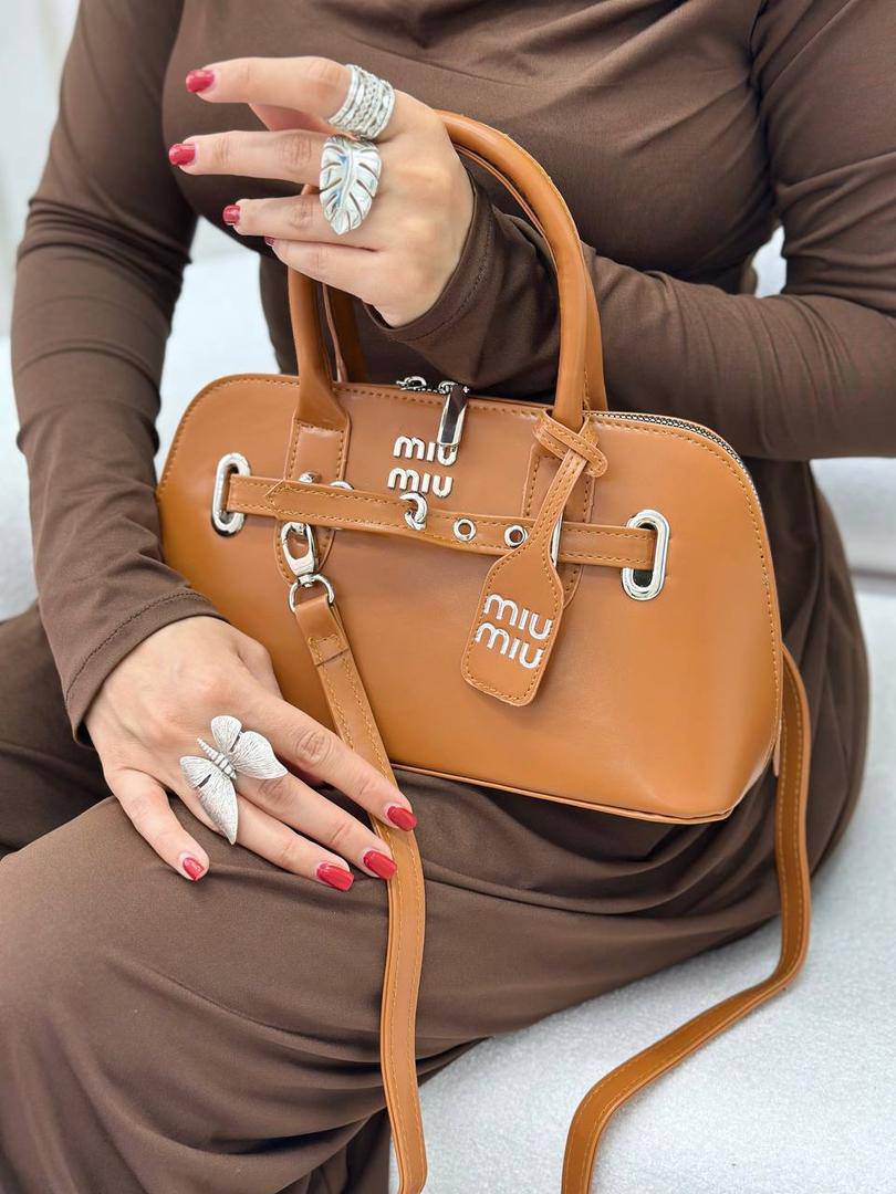 غکس دیرا عسلی