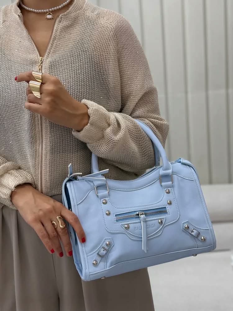 غکس گریس آبی