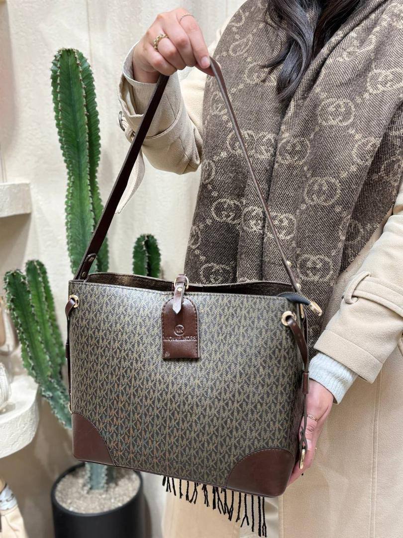 غکس ایمانو ام کی قهوه ای