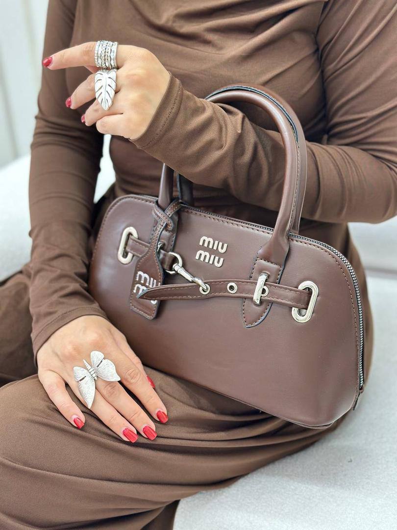 غکس دیرا قهوه ای