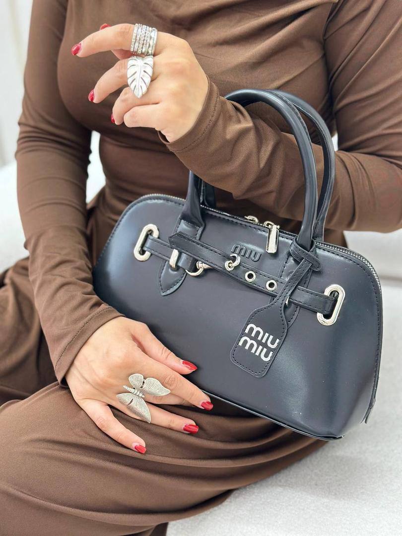 غکس دیرا مشکی