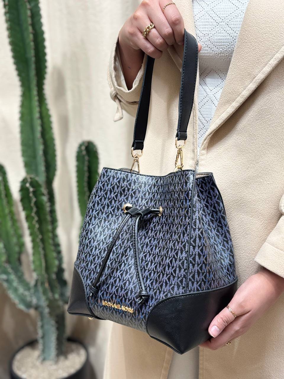 غکس نوفال ام کی مشکی