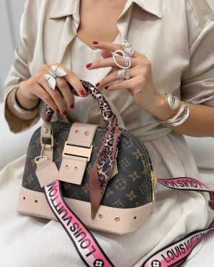 غکس نیکناز ال وی قهوه ای