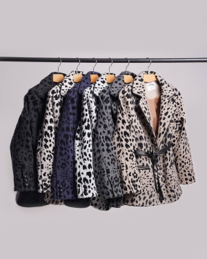 غکس آلویان کرم تیره