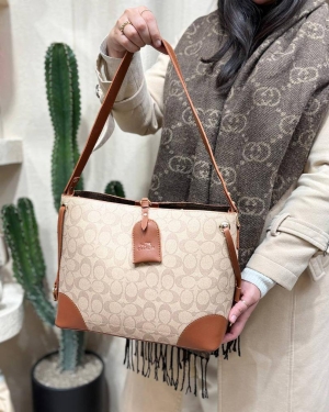 غکس ایمانو کوچ کرم دسته عسلی