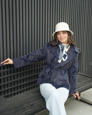 غکس لوییچی سرمه ای