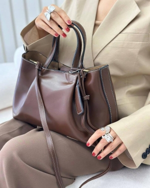 غکس گویانیا قهوه ای