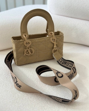 غکس هایکوپی مانوئل نسکافه ای