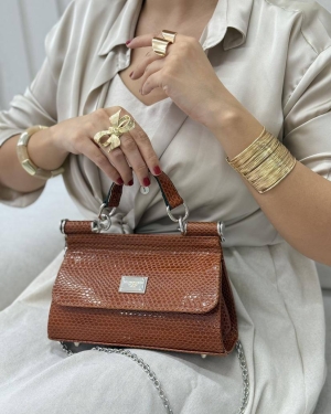 غکس کالوندرا عسلی