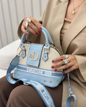 غکس دیور رفدا آبی