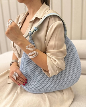 غکس توری ماشانا آبی